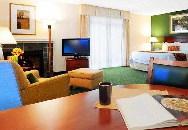Hawthorn Suites By Wyndham Tyler Bilik gambar