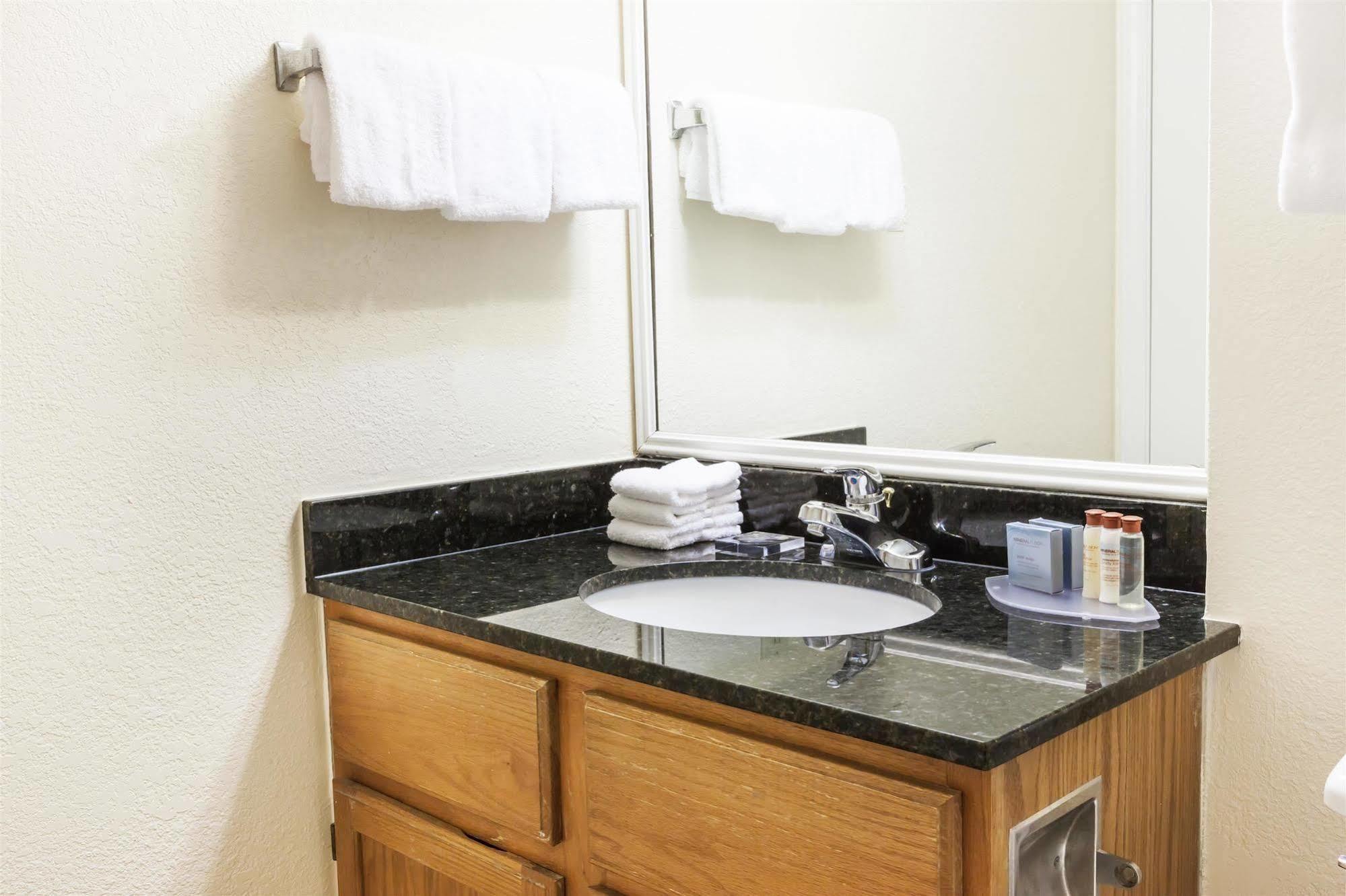 Hawthorn Suites By Wyndham Tyler Luaran gambar
