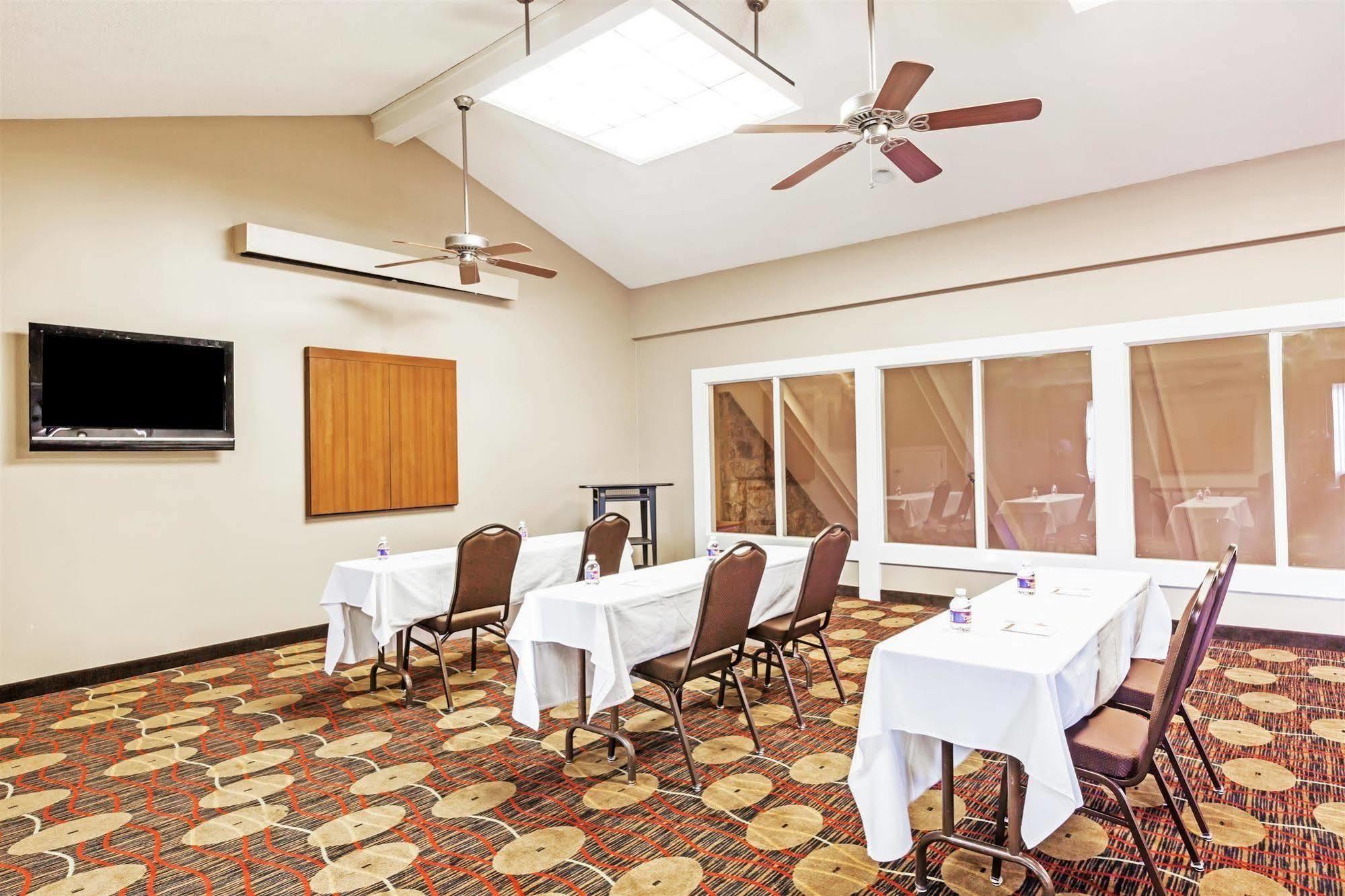 Hawthorn Suites By Wyndham Tyler Luaran gambar